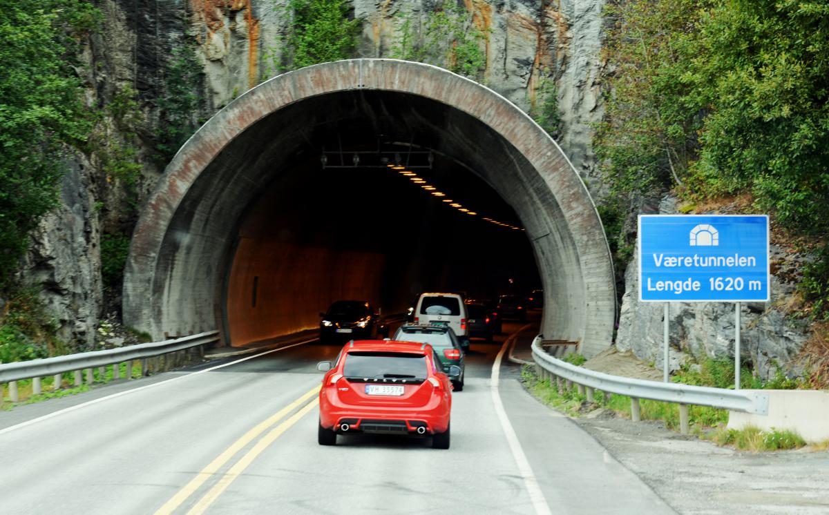 Spanjolene dobbelt så dyre