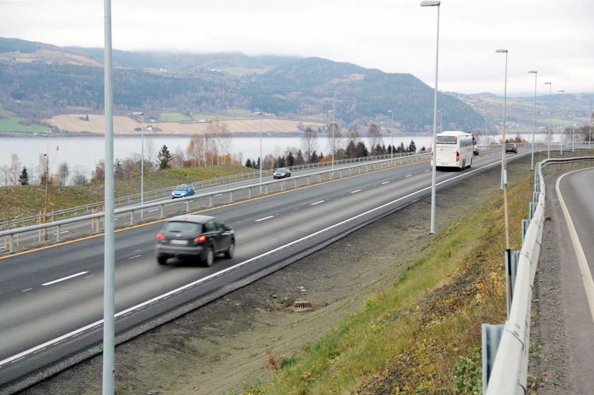 Her stenges vegen automatisk ved ulykke