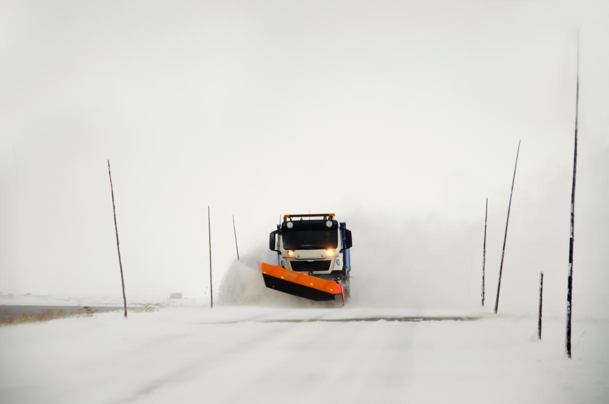 Setter driftskontrakter på vent