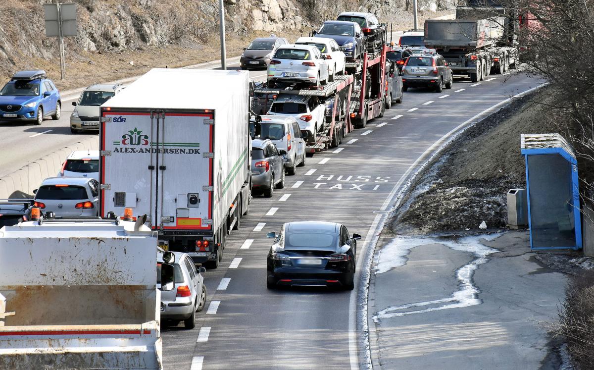 Skal teste ut lastebiler i kollektivfelt