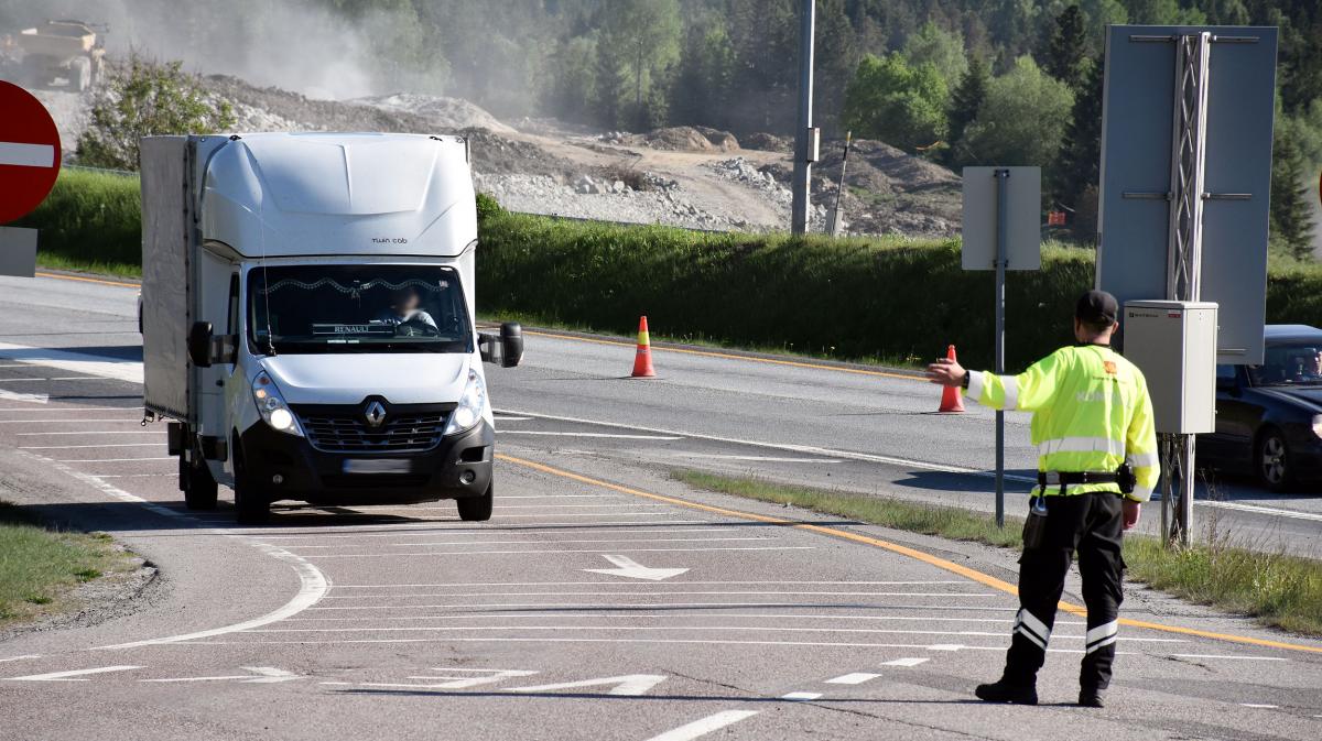 Stoppet 10 varebiler med overlast på en kveld