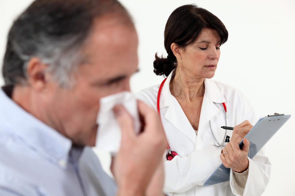 Gjeninnfører legemelding ved lengre fravær