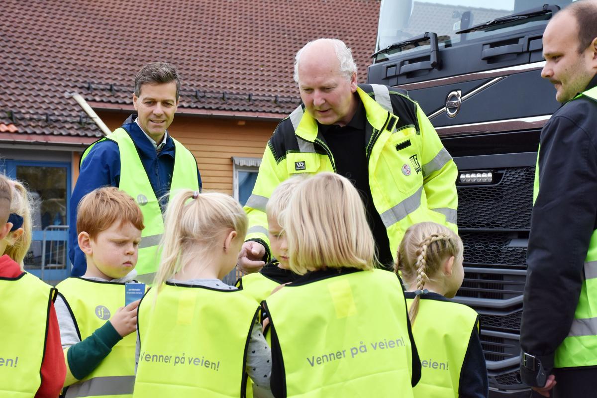 Hareide tilbake på skolebenken med NLF