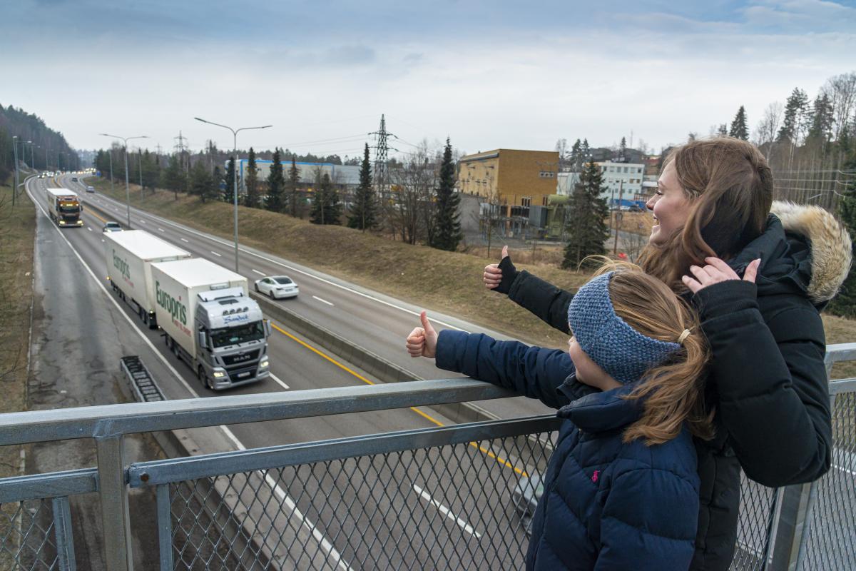 Tommel opp til sjåførene!