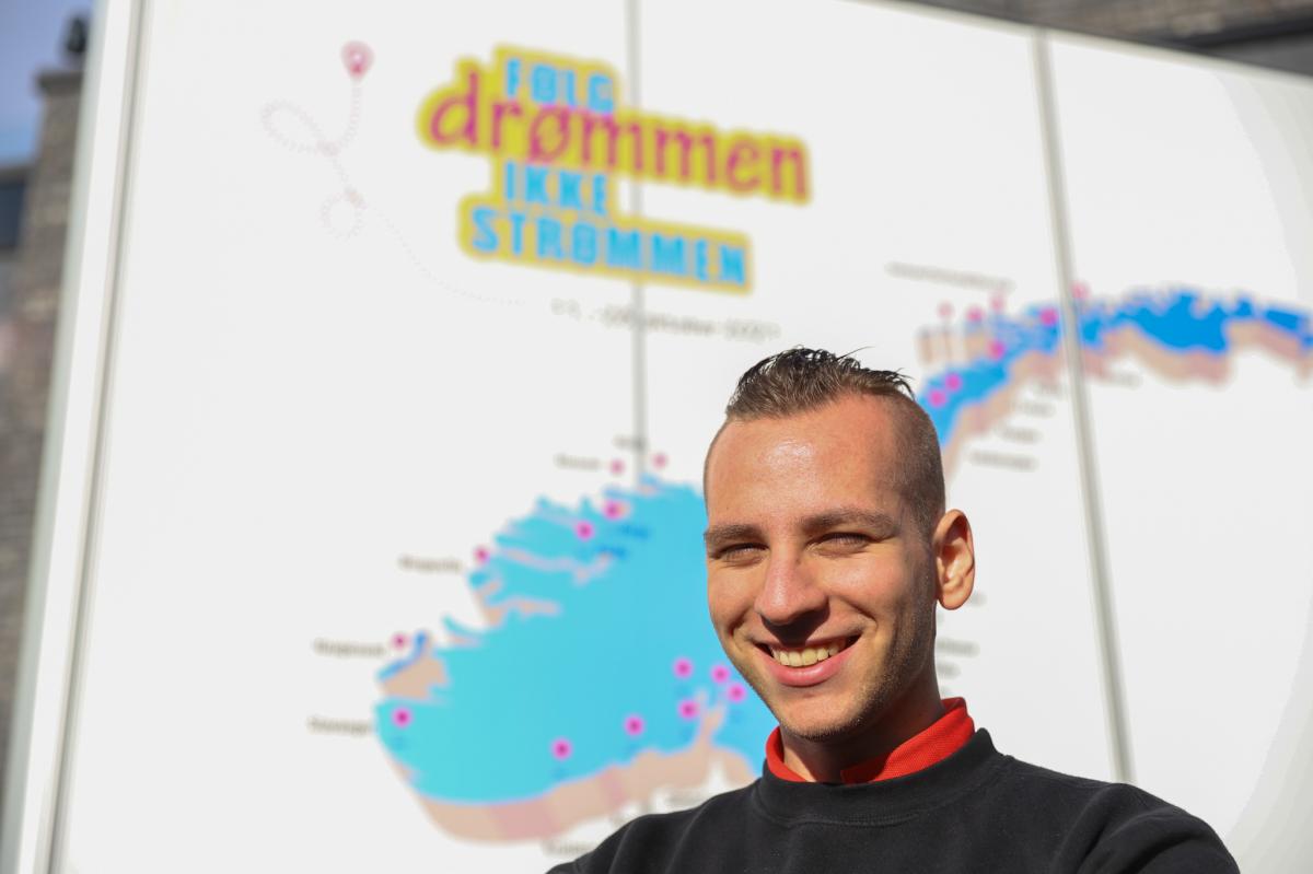 Teodor (21) er yrkessjåførlærling  - Jeg har ikke angret et sekund