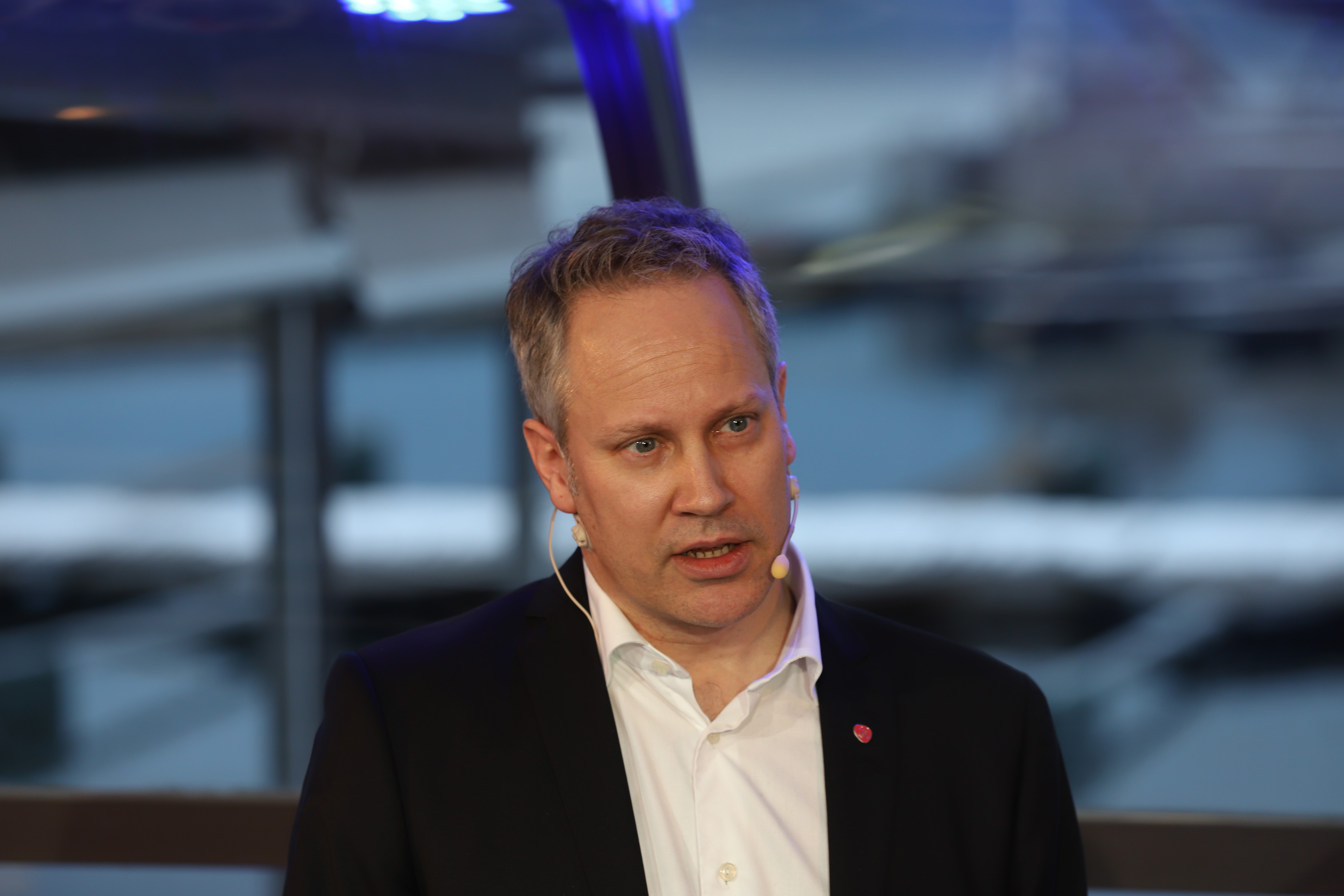 Åpner for å tillate tyngre vogntog på flere veier