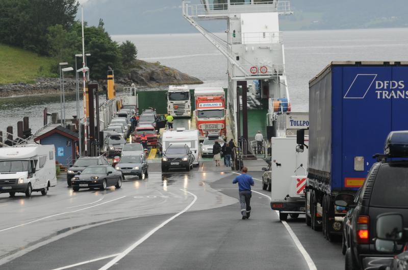 KAN BLI LANG VENTETID: Som følge av streiken blir mange fergestrekninger berørt. Det kan gi lange køer og økt ventetid. NLF arbeider for å få på plass en ordning der næringstransport blir prioritert. Foto: André Kjernsli