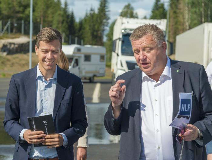 Presseinvitasjon: Hareide kjører lastebil for første gang