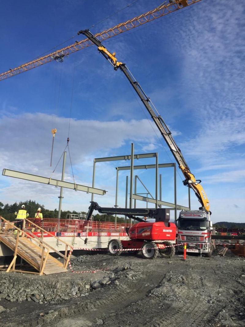 Nytt ilandføringsanlegg for Johan Sverdrup på Kårstø. Jan Birger heiser.