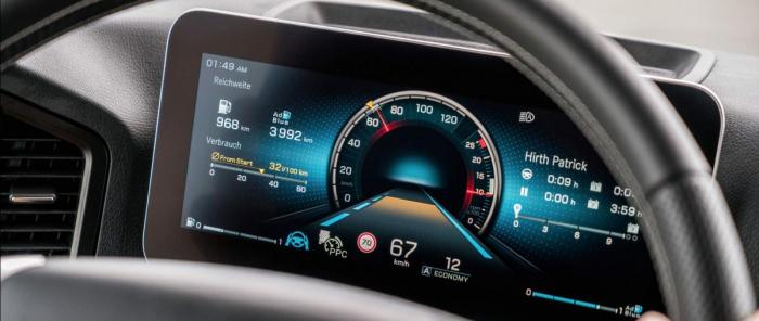 Du kan lage dine helt egne innstillinger for hvordan displayet skal se ut. Valgene lagres på sjåførkortet. Foto: Mercedes-Benz