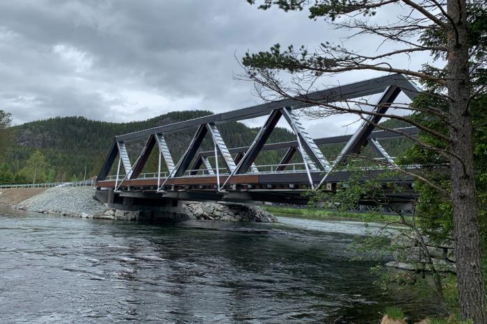 14 bruer har blitt steng. Nå åpner Tveit-bru i Vang i ettermiddag. Foto: SVV
