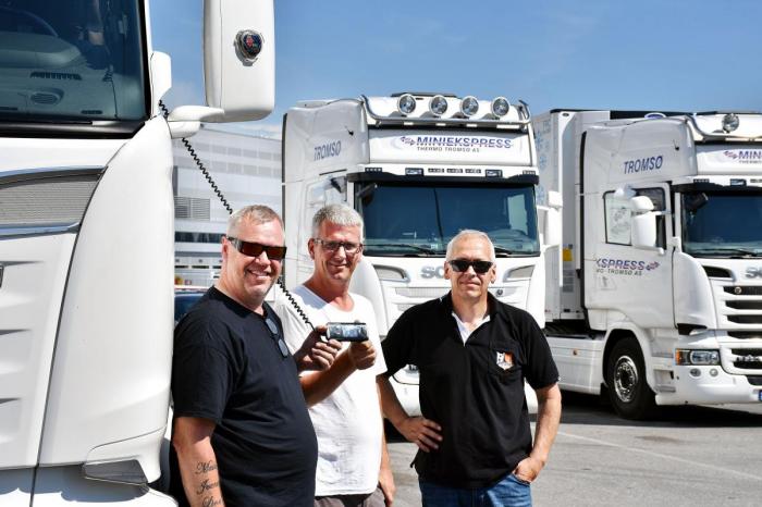 For Kjell Abrahamsen, Reidulf Karlsen og Ulf Sandstrøm er alkolås nå en fast del av hverdagen. De er alle ansatt i selskapet Miniekspress Transport AS, som benytter både Alås' og KGK/Drägers løsninger i sine biler. Foto: Stein Inge Stølen