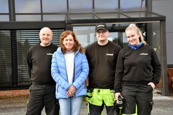Bendiks Transport tar ikke på seg flere lærlinger enn de har kapasitet til å følge opp på en god måte. Og det gjør de, takket være en dedikert ledelse bestående av (fra venstre) Robert Birkeland og Hilde Nyhaven. Foto: Stein Inge Stølen