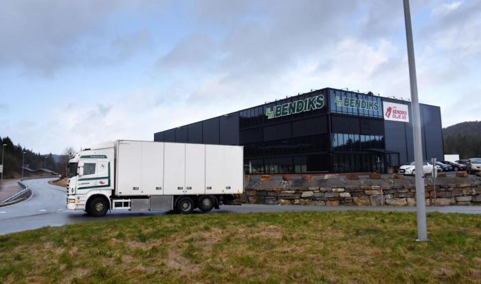 Bendiks Transport er lokalisert i nye og moderne lokaler i næringsområdet rett på nordsiden av  E18 i Lillesand. Foto: Stein Inge Stølen