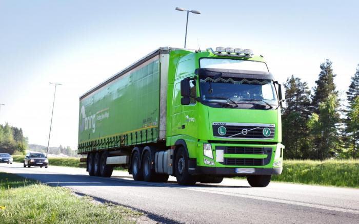De slovakisk-registrerte bilene til Bring Trucking har i flere år vært et kjent syn på norske veger. Med lavprissjåfører bak rattet har de konkurrert med norske transportører om både grensekryssende og nasjonale oppdrag. Foto: Stein Inge Stølen