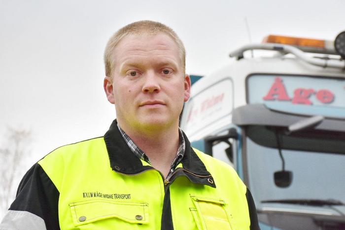 Kollegahjelpen var på plass like etter at ulykken hadde inntruffet. Da fikk Cato hjelp til å bearbeide opplevelsene og komme seg tilbake bak rattet så fort som mulig. Foto: Stein Inge Stølen