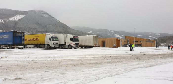 Den 20. februar åpnet den nyeste døgnhvileplassen i Norge på Gol. Dette er den eneste som er planlagt åpnet i 2019. For å klare å nå NTP-målet må det åpnes 11 nye døgnhvileplasser årlig frem mot 2023. Foto: Roy N. Wetterstad