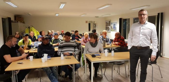 Her avholder prosjektleder Eivind Karikoski et av mange kurs i Fair Transport. Snart lanseres nettstedet som skal sette transportkjøpere i kontakt med dokumenterte kvalitetsbedrifter. Foto: NLF-arkiv