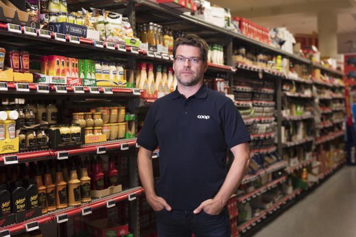 Harald Kristiansen er kommunikasjonssjef i Coop. Han er kjent med anmeldelsene mot deres transportør Girteka, men forteller at de ikke foretar seg noe før det eventuelt foreligger avgjørelse fra påtalemyndighetene. Foto: Coop