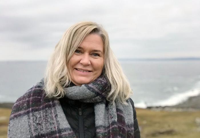 - Vi står ovenfor en kjempeutfordring når det gjelder å få nok sjåfører bak rattet, sier Hilde Natedal. Foto: Privat