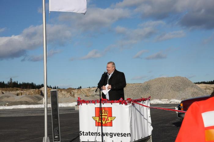 Statssekretær i Samferdselsdepartementet, Bård Hoksrud talte varmt om viktigheten av norske yrkessjåførers betydning i samfunnshjulet. Foto: Samferdselsdepartementet.