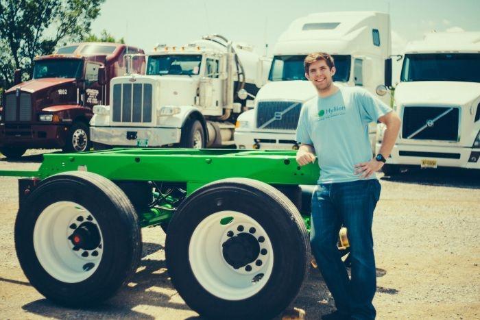 Hyliions grunnlegger Tom Healy tror hybridaksel er et logisk steg videre. Foto: Hyliion