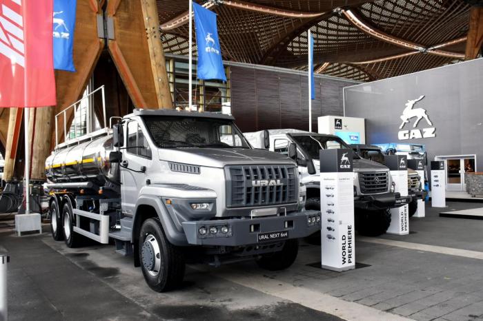 Blir Volvo, Scania, Mercedes og MAN for mainstream, sier du? Da er kanskje en GAZ Ural 6x4 midt i blinken. Foto: Stein Inge Stølen