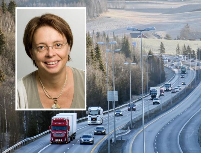 Ved enkelte tellepunkter, som her ved Leirelva Bru på E6 mellom Skedsmokorset og Kløfta, underkjennes flere titalls tusen registreringer hver dag. Forskningsleder Inger Beate Hovi ved Transportøkonomisk institutt (TØI) mener funnene i Lastebil.nos gjennomgang er nedslående. Foto: Stein Inge Stølen / TØI