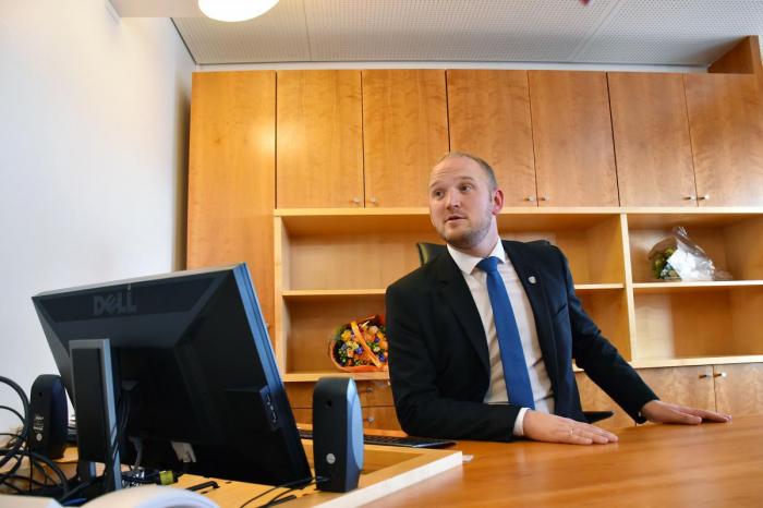 Samferdselsminister Jon Georg Dale understreker at regjeringen kontinuerlig vurderer regelendringer som kan øke trafikksikkerheten. Foto: Stein Inge Stølen