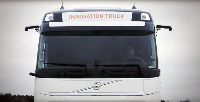 ...Morgendagens speil. Foto: Skjermdump, Youtube