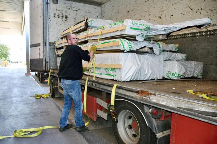 Her sikres lasten etter alle kunstens regler. Foto: Stein Inge Stølen