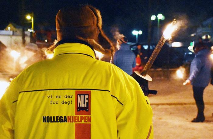 Kollegahjelperne rykker ikke bare ut ved ulykker, men stiller også opp ved minnesmarkeringer og seremonier, som er ved Løten tidligere i år. Foto: Stein Inge Stølen