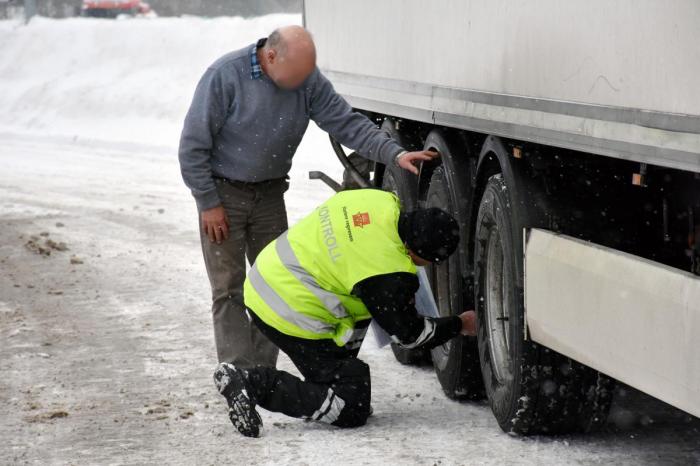 Selv om man har et dekk merket 3PMSF, kan det fortsatt ha dårlige vinteregenskaper. Illustrasjonsfoto: Stein Inge Stølen