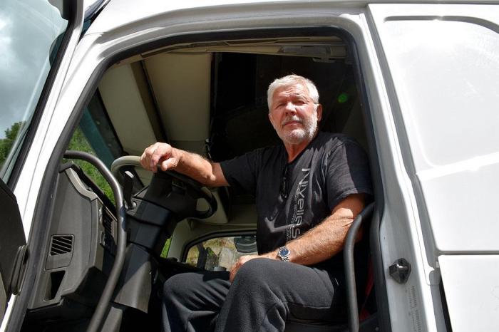 Selv om Krister går av med pensjon neste år, ønsker han å fortsette som sesongsjåfør så lenge det er mulig. Foto: Stein Inge Stølen