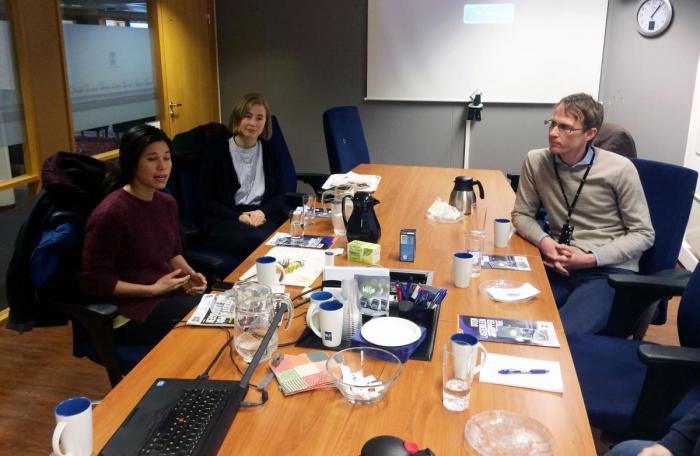 Fra venstre: Byråd Lan Marie Nguyen Berg, byrådssekretær Anja Bakken Rise og byrådssekretær Daniel Rees. Foto: J. Kristian Bjerke