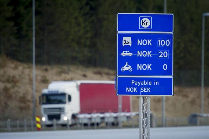 MISTER RABATTER: - Jeg er bekymret for at vi vil se at flere transportører vil få problemer med å få pengene igjen, når de nå mister rabatter i bomstasjonene, sier regionssjef Jan Ove Halsøy i NLF. Illustrasjonsbilde: NLF