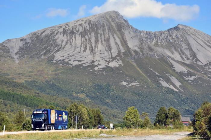 NLF-traileren er godt synlig i terrenget, selv i 