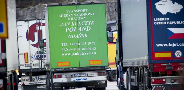 TRANGT: Fra 15. november blir det plass til flere farlige vogntog. Foto: NLF