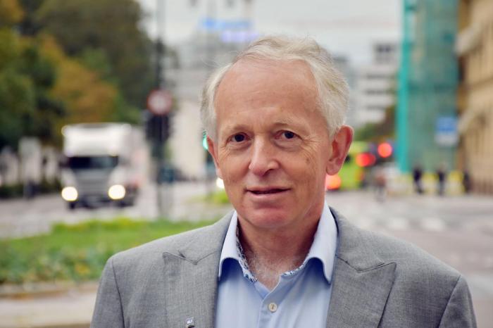 Seniorrådgiver Olav G. Hermansen leder tariff- og arbeidsgiverkonferansen. Foto: Stein Inge Stølen