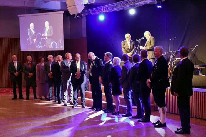 Avtroppende forbundsleder Per Madsen fikk en verdig hyllest fra samtlige fylkes- og regionsrepresentanter. Foto: Jan Harry Svendsen