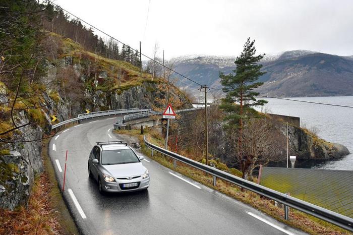 Rv. 13 mellom Bjotveit og Odda er heller ikke et lyst kapittel i moderne norsk veghistorie. Foto: Stein Inge Stølen