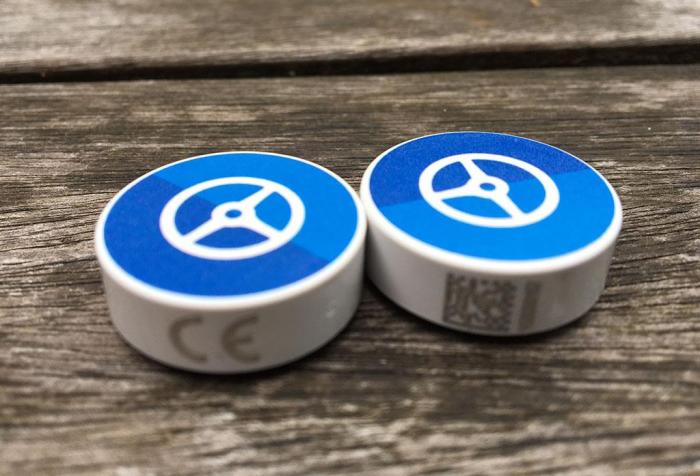 Denne lille dingsen filtrerer mobilsignalene og avgjør om og hvordan du skal motta og sende informasjon mens du kjører. Foto: SafeDrivePod