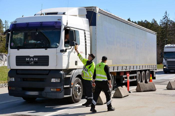 Til tross for økt samarbeid på tvers av etatene ved kontroll blir antallet ubetalte bøter bare høyere og høyere. Illustrasjonsbilde: Stein Inge Stølen