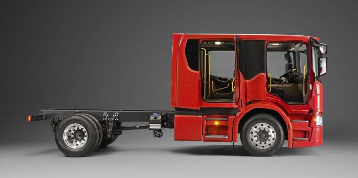 Den nye CrewCab-hytta er basert på en P-hytte og er spesielt tilpasset brannbiler. Foto: Scania