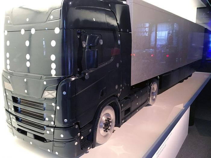 Scania har jobbet mye med å senke luftmotstanden. Denne modellen ble brukt i mange av testene som ble gjort i vindtunnelen. Foto: Jan Harry Svendsen
