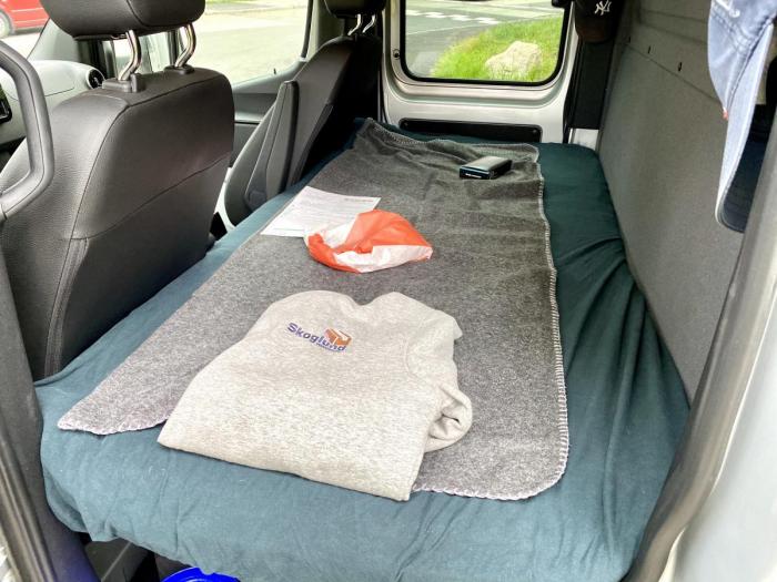 Med seng bak setene er Skoglund Transport klar for langturer hvis behovet melder seg. Foto: Stein Inge Stølen