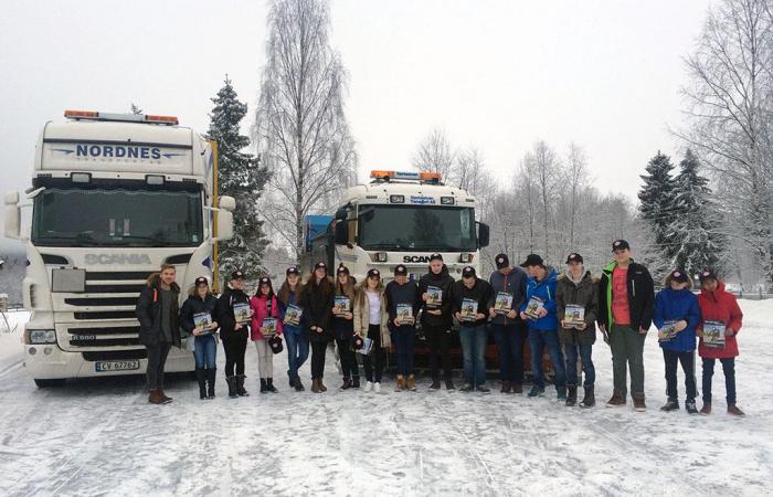 Her får ungdomsskoleelever i Hurdal besøk av NLF og Opplæringskontoret. Foto: Øivind Aksberg