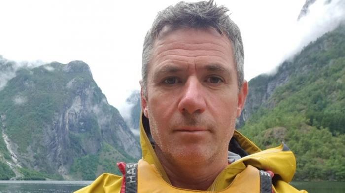 SIKRER VARETRANSPORTEN: Avdelingsdirektør i Statens vegvesen, Svenn Egil Finden, bekrefter at alt veiarbeid som er trafikkstoppende blir lagt ned fra og med onsdag og gjennom helgen i region vest. Foto: Privat