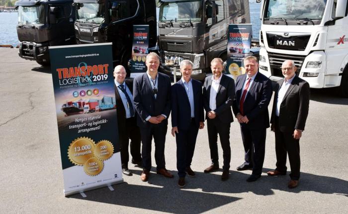 Klar for messe: Jo Eirik Frøise, prosjektleder for konferansen Transport & Logistikk 2019, direktør Arnt-Einar Litsheim, Norske Havner, Trond Andersen, prosjektleder messe, Norges Varemesse, Are Kjensli, administrerende direktør i NHO Logistikk & Transport, Geir A. Mo, administrerende direktør i Norges Lastebileier-Forbund og styreleder Hans Otto Vestli, Påbyggergruppen i Norsk Industri. Foto: Stein Inge Stølen