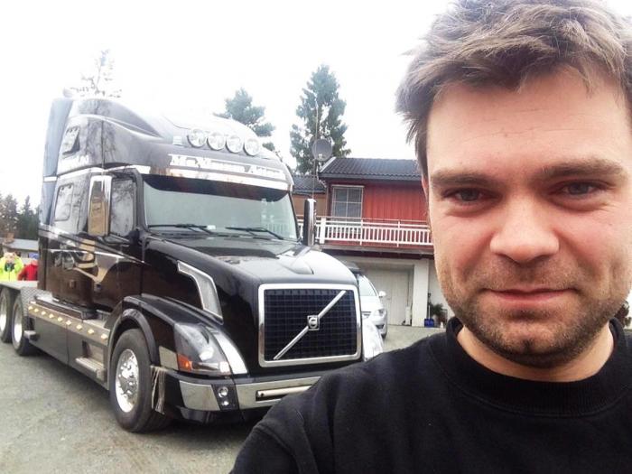 RYKKET UT: Tommy Engen rykket ut sammen med en kamerat og sammen med en tredje mann holdt de litaueren i sjakk til politiet kom. Foto: Privat